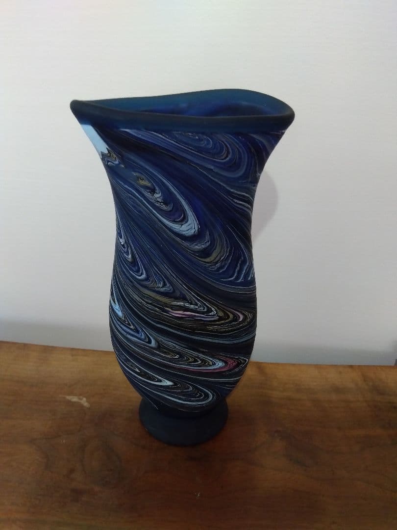 青と黒のマーブル模様 ガラス花瓶