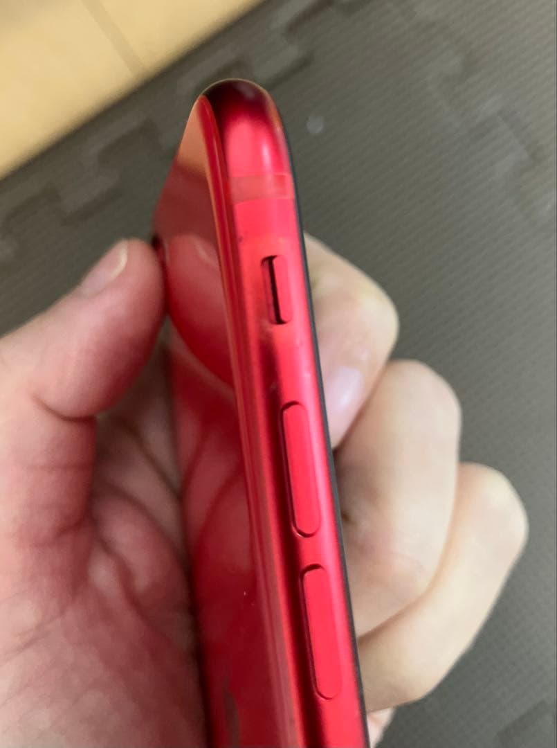 iPhone se2 本体　64GB レッド