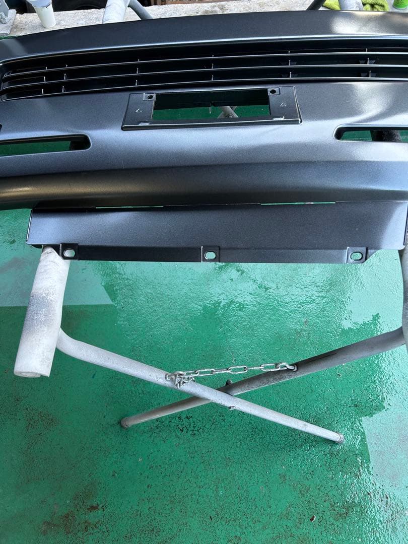 ハイエース　フロントバンパー