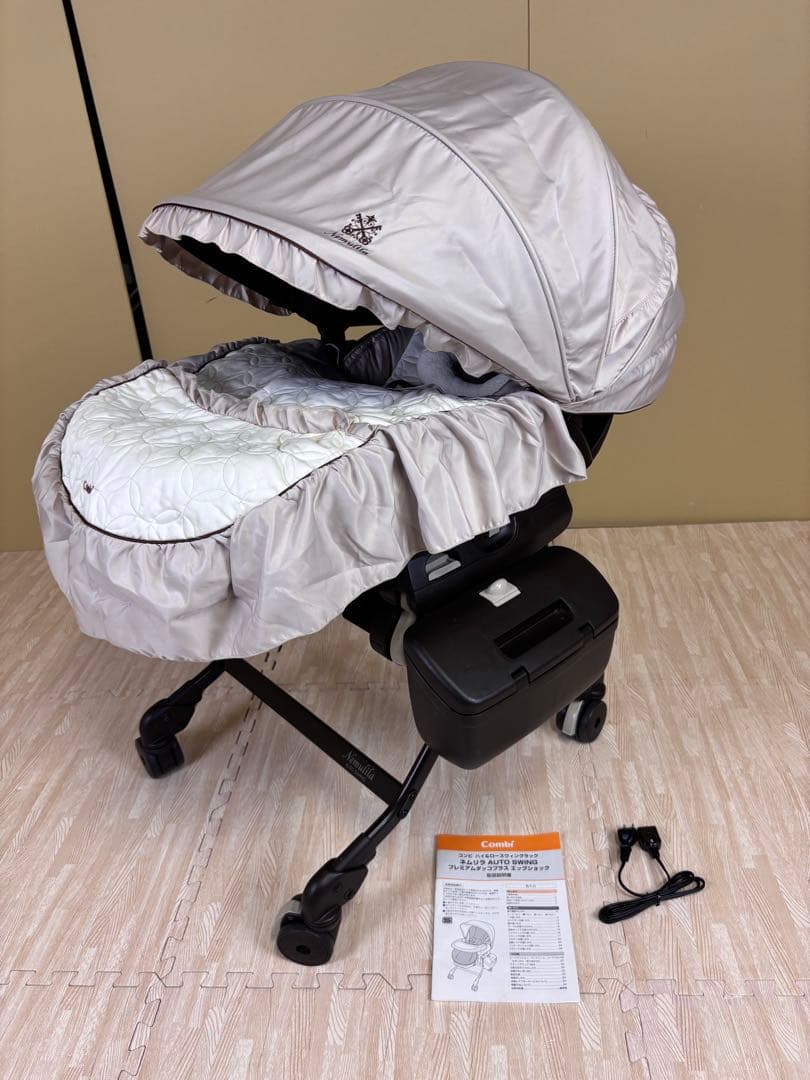 除菌洗浄済　☆美品☆　コンビ　ネムリラ　オートスウィング　プレミアム　完品