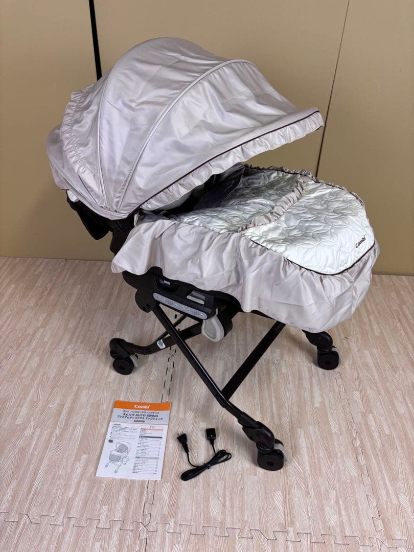 除菌洗浄済　☆美品☆　コンビ　ネムリラ　オートスウィング　プレミアム　完品