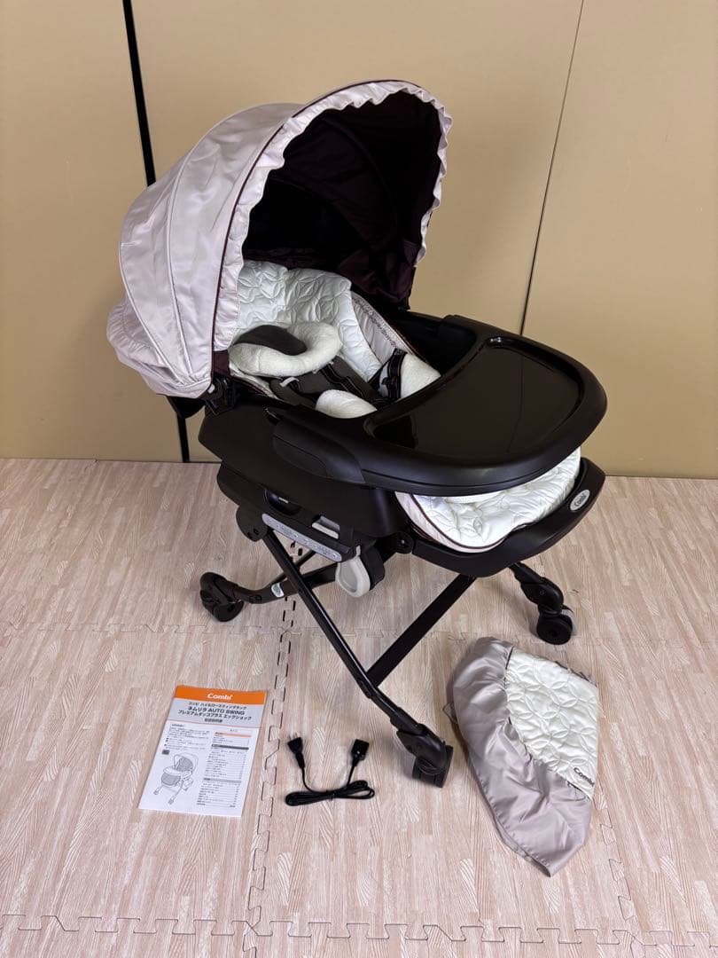 除菌洗浄済　☆美品☆　コンビ　ネムリラ　オートスウィング　プレミアム　完品