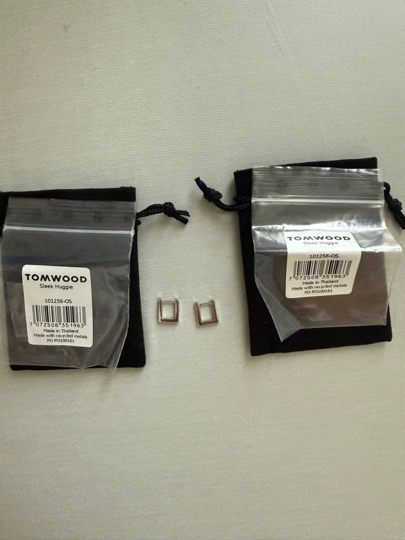 tomwood Sleek Huggie ピアス 2個