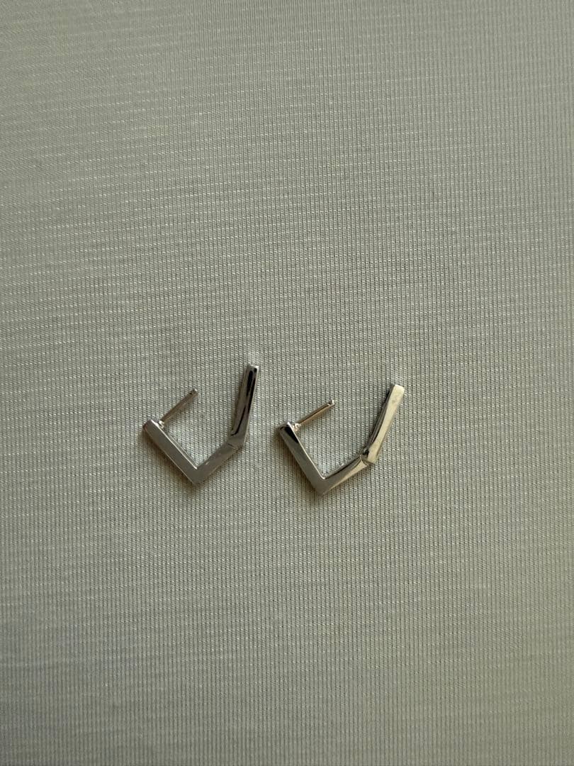 tomwood Sleek Huggie ピアス 2個