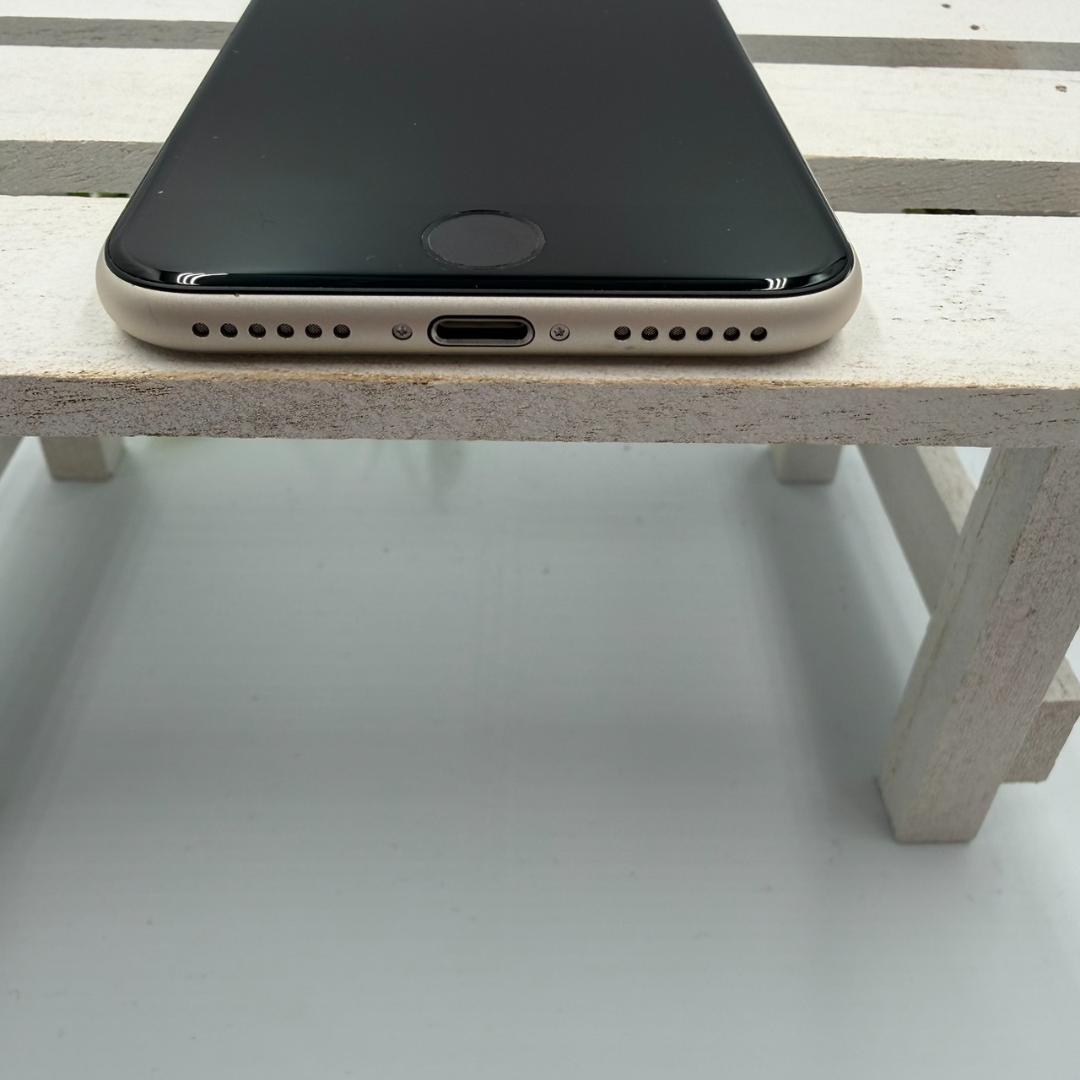 iPhone SE第3世代 64GB スターライト 387