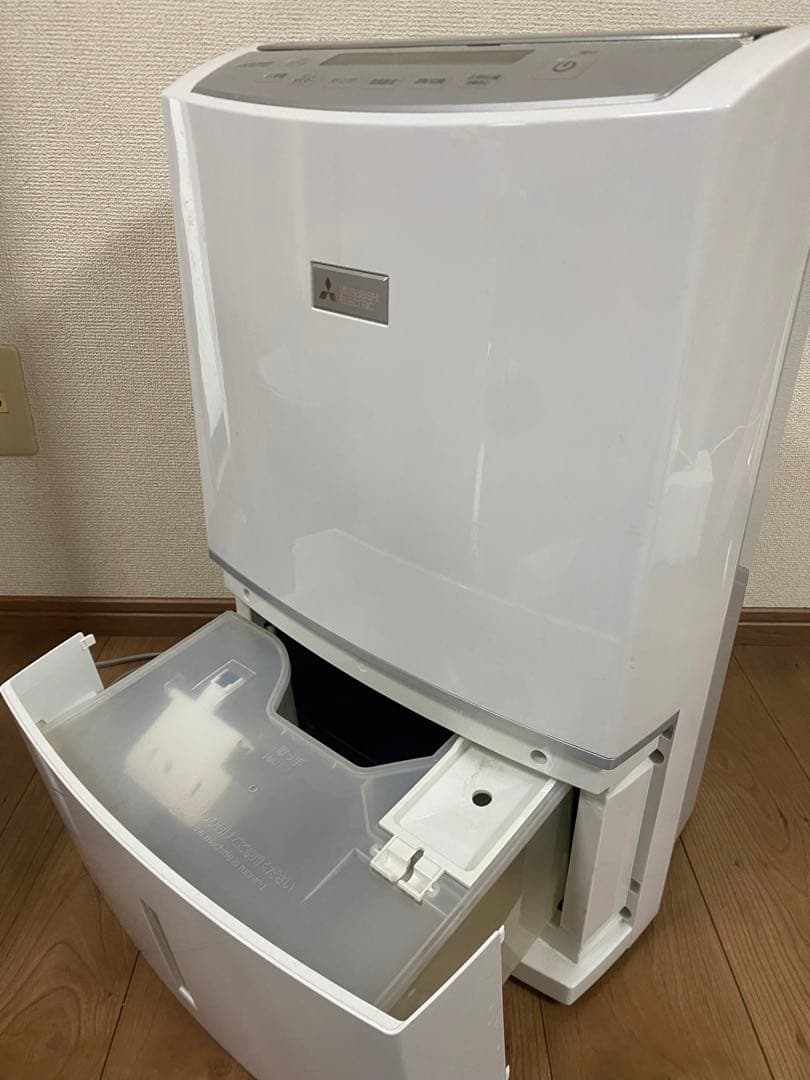 三菱　衣類乾燥除湿機　インバーター搭載 除湿機 ホワイト　部屋干し