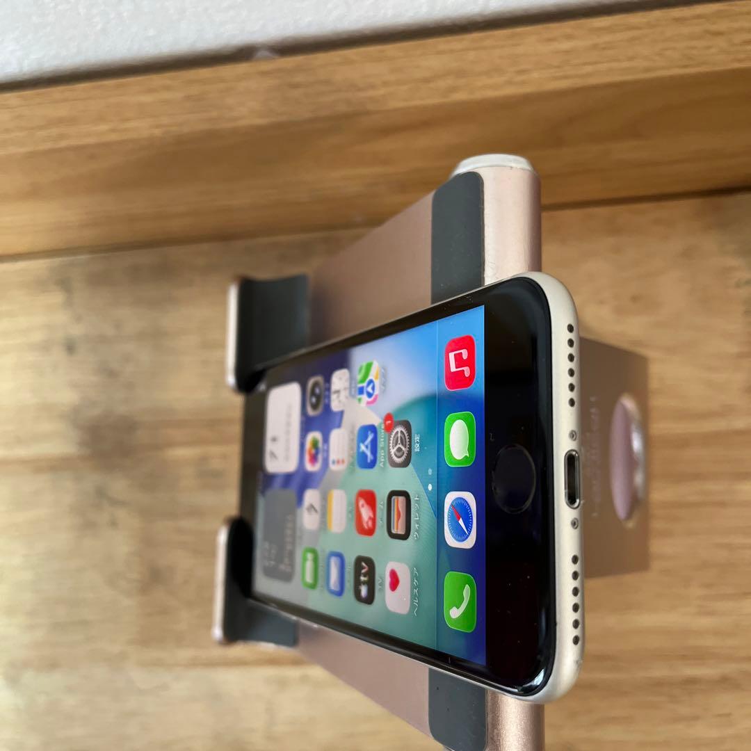 バッテリー新品100%iPhoneSE3 3世代64G SIMフリースターライト