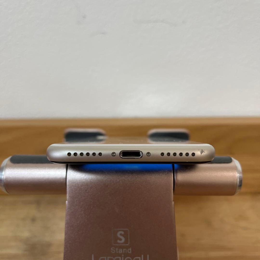 バッテリー新品100%iPhoneSE3 3世代64G SIMフリースターライト