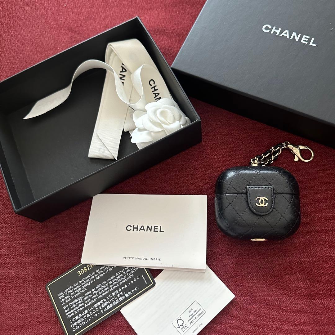 シャネル　AirPods ケース　ココマーク　マトラッセ　ギャランティカード　黒