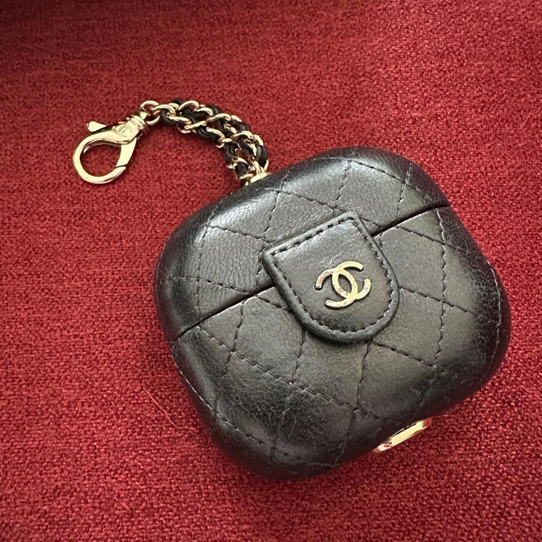 シャネル　AirPods ケース　ココマーク　マトラッセ　ギャランティカード　黒