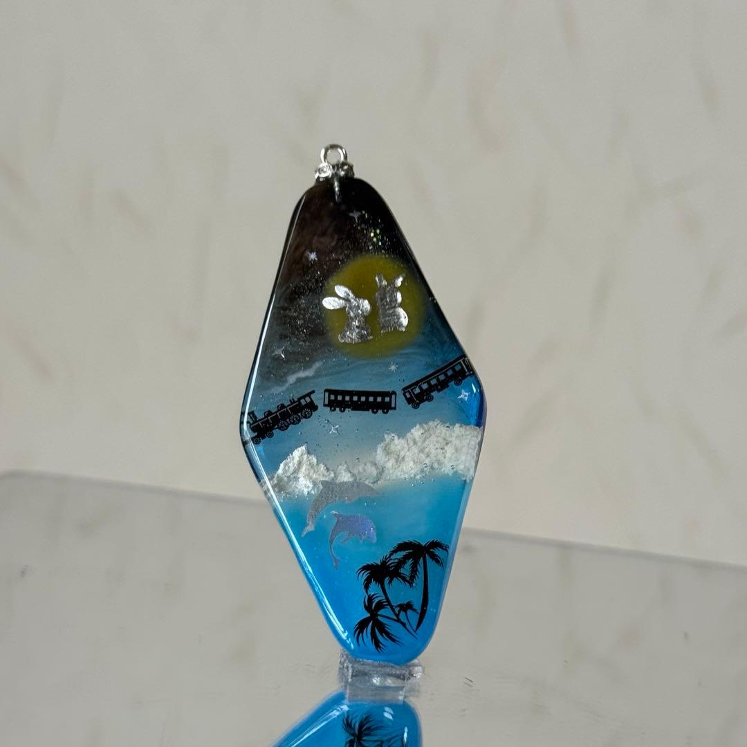 〜fairy様〜 レジンキーホルダー　【海機関車】