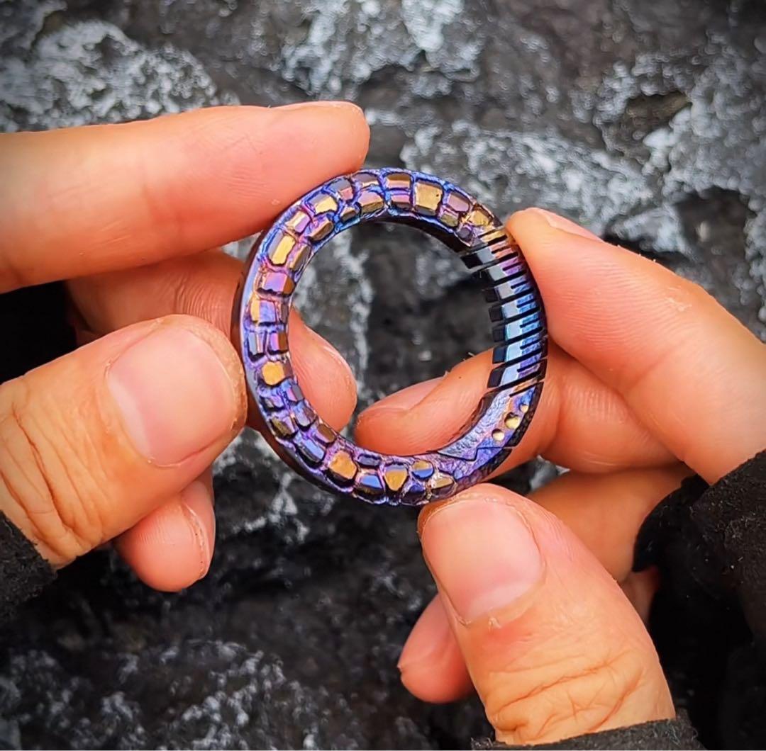 キーホルダー リング　キーリング　チタン合金　手作り　掘り