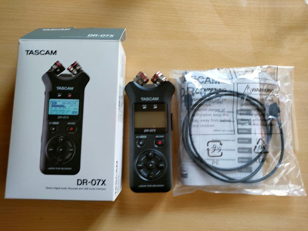 TASCAM DR-07X ステレオオーディオレコーダー　専用ケース付き
