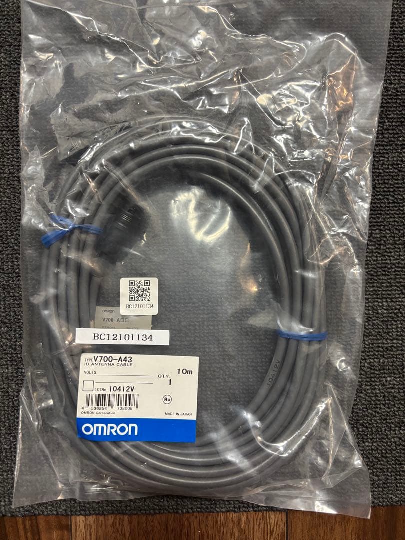 【OMRON】V700-A43 ケーブル 10m 12V新品未使用