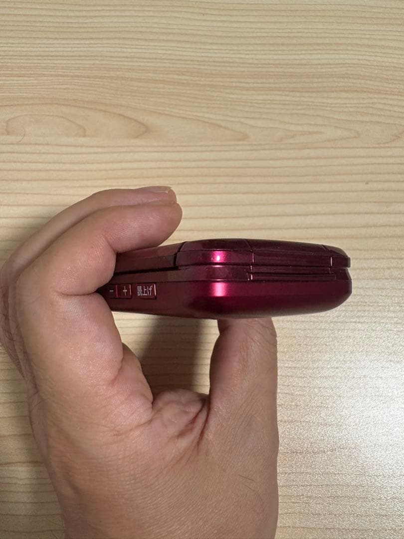 au KYF43 ワインレッド折りたたみ式携帯電話本体