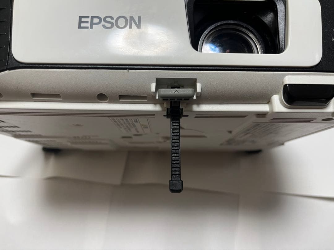 【プロジェクター】EPSON EB-W41 33〜320型まで投影可