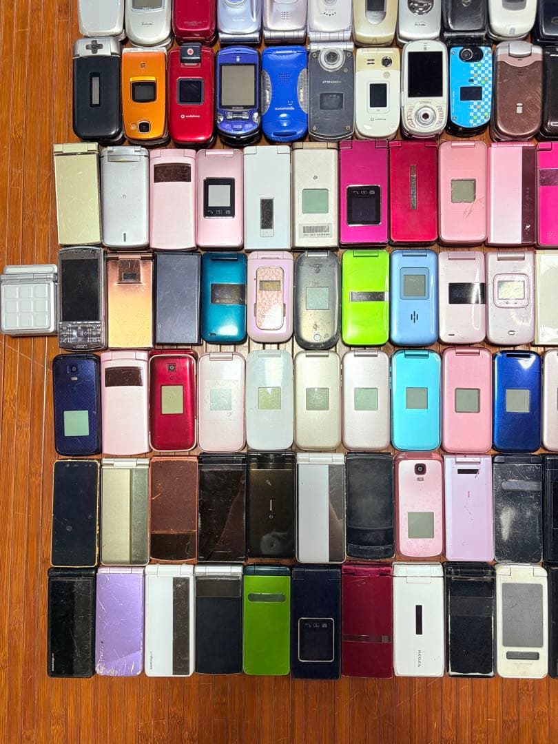 キャリア色々 ガラケー動作未確認ジャンク 100台