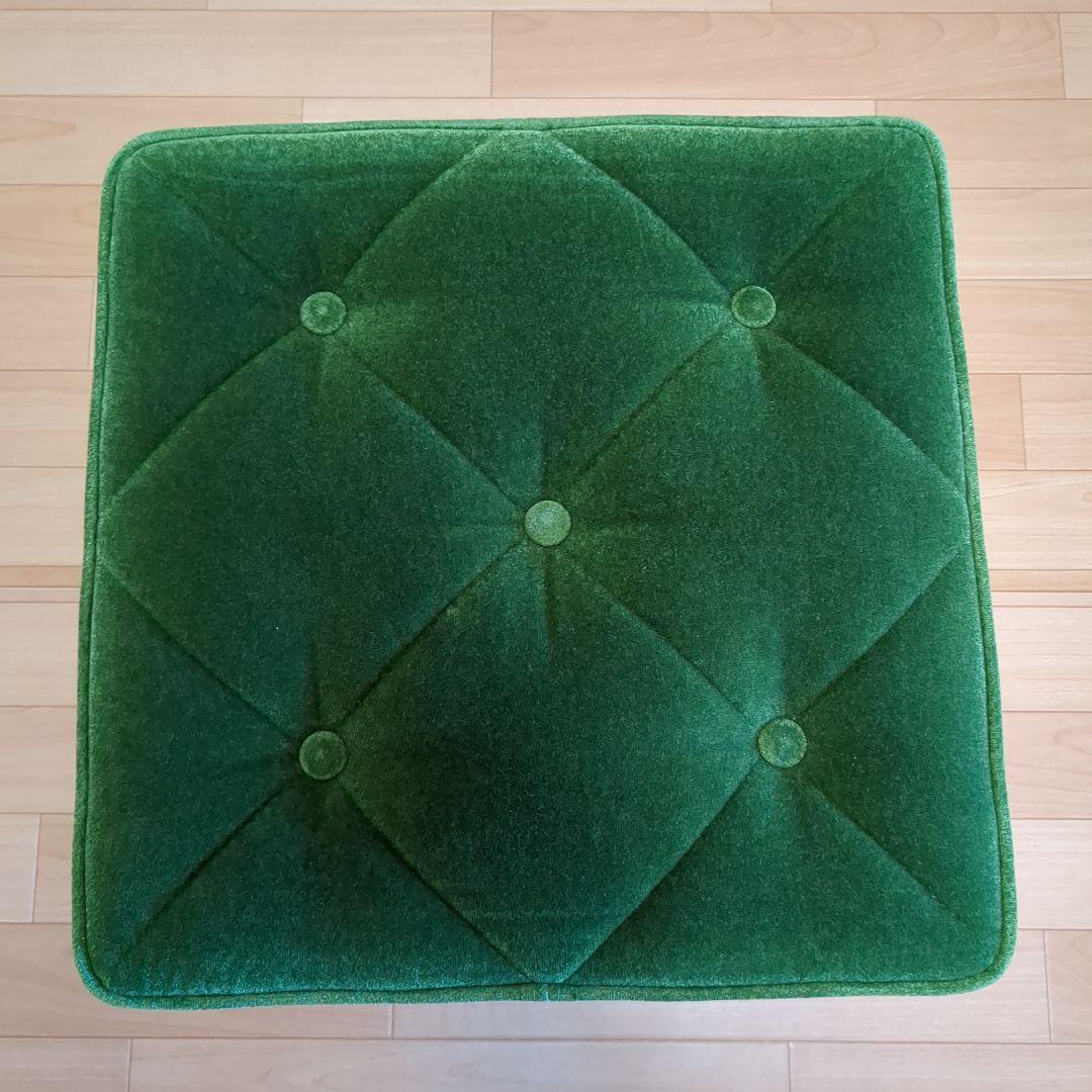 カリモク 緑色のファブリックオットマン