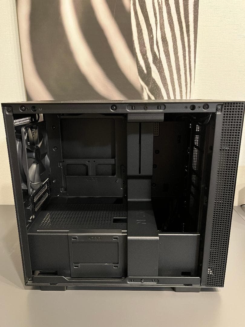 NZXT H210i Mini-ITX ケース ブラック