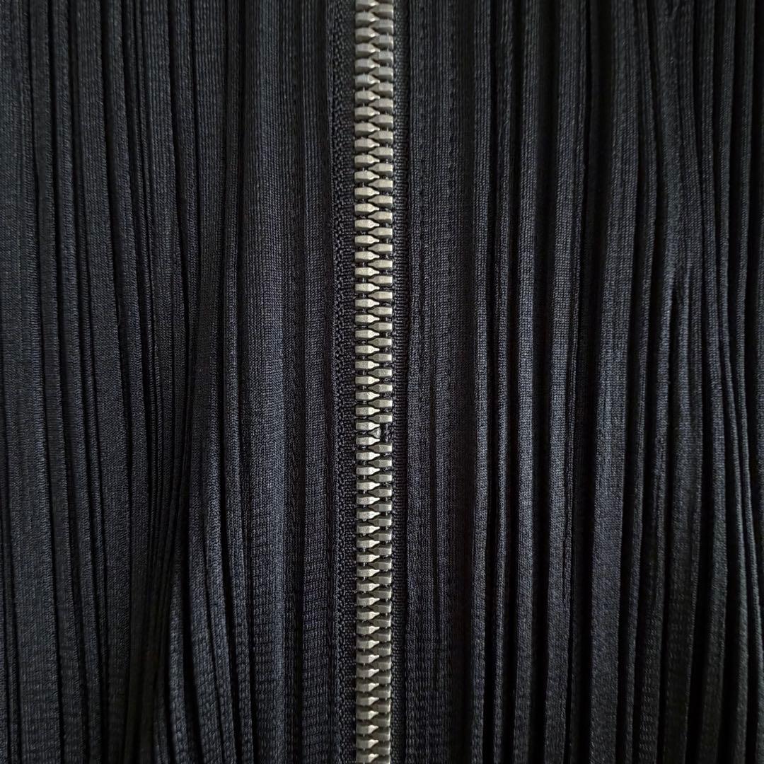 近年✨極美品 プリーツプリーズ 2WAYロゴジップロングワンピース 羽織 黒 2