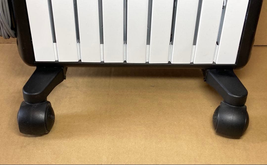 DeLonghi デロンギ オイルヒーター 8-10畳用MDHU12-BK