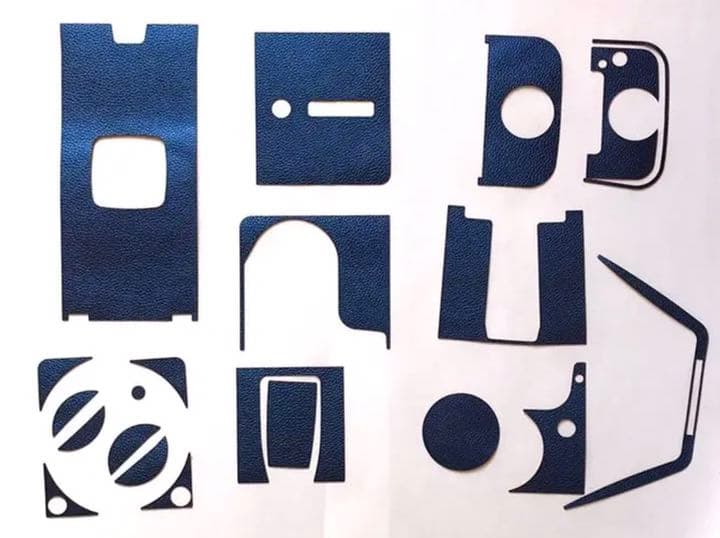 青 HASSELBLAD500cmBodyとA12フィルムマガジン 皮を飾ります