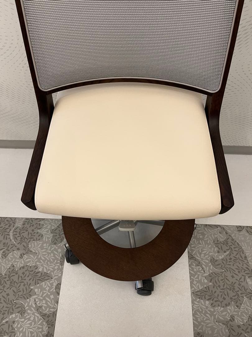 ♦️カリモク デスクチェア♦️高さ調整・回転可能