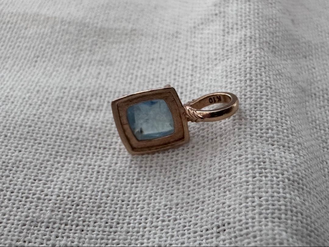 agete アガット　K10ブルートパーズチャーム　ネックレス　チャーム