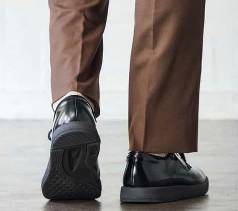 極美品　ASICS　ランウォーク メンズ GORE-TEX防水 2E　27.0