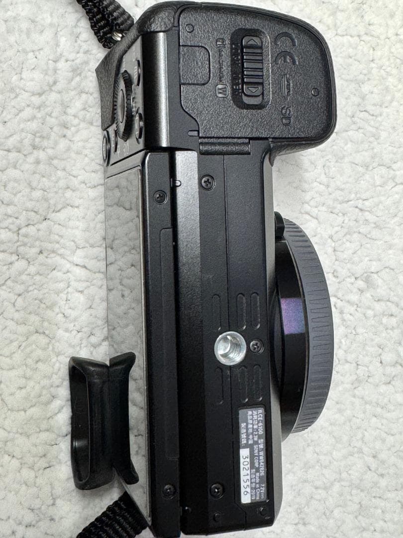美品　SONY α6100 ミラーレス一眼カメラ