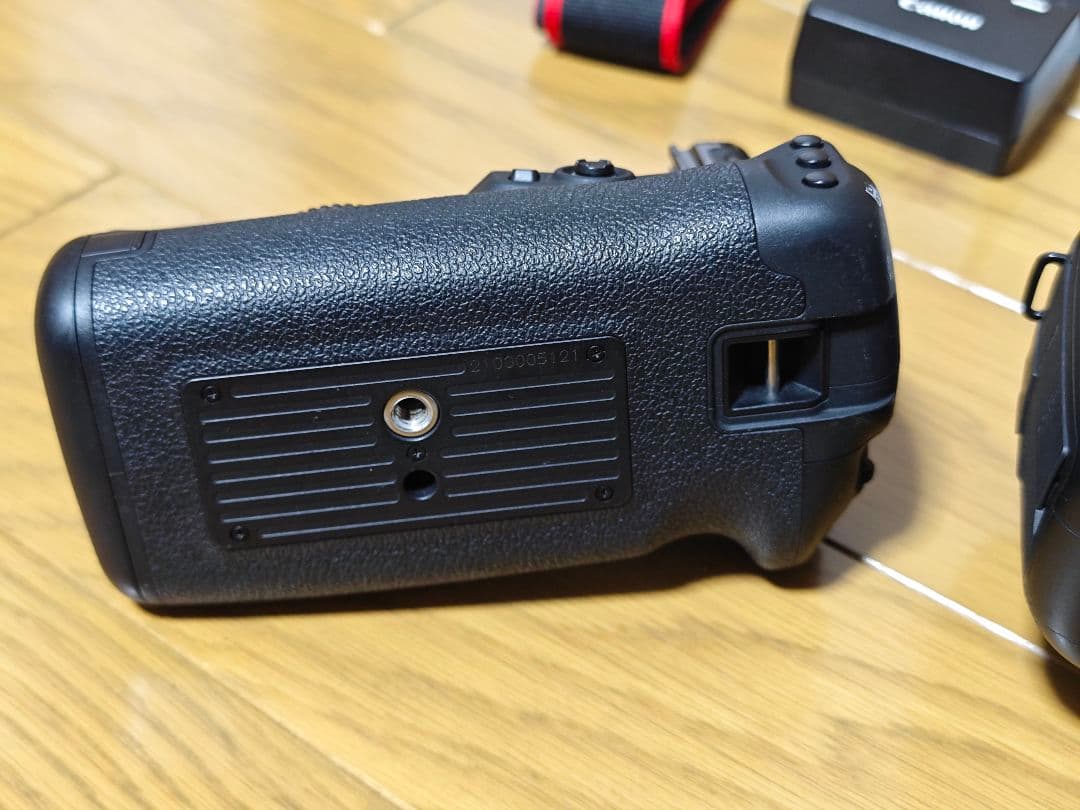 Canon EOS 5D Mark IV . BG-E20 . バッテリー各種