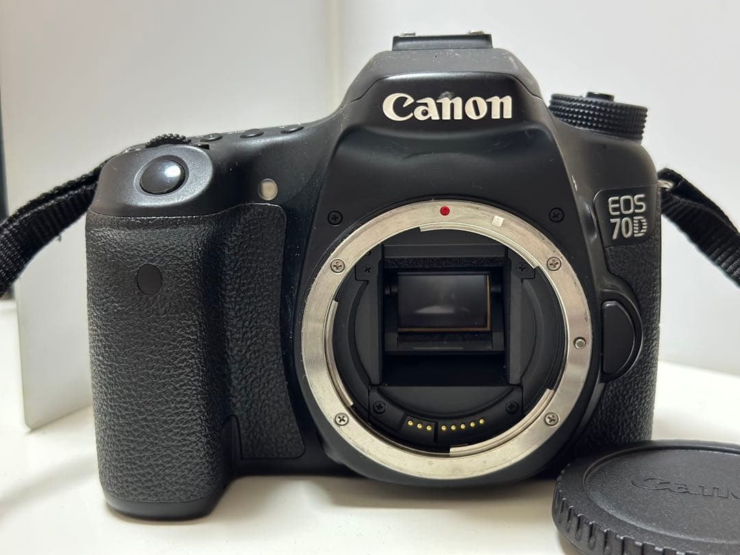 Canon EOS 70D 一眼レフカメラ　初心者向け　欠損あり　おまけ付き