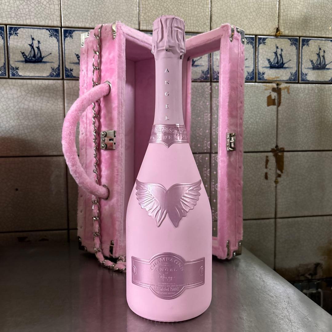 Angel Champagne ピンクファーケース付き 750ml