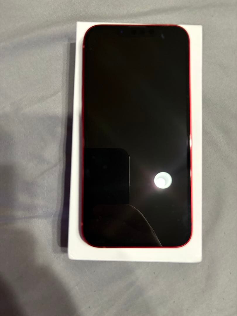 ほぼ新品 Apple iPhone 13 256GB PRODUCT(RED)