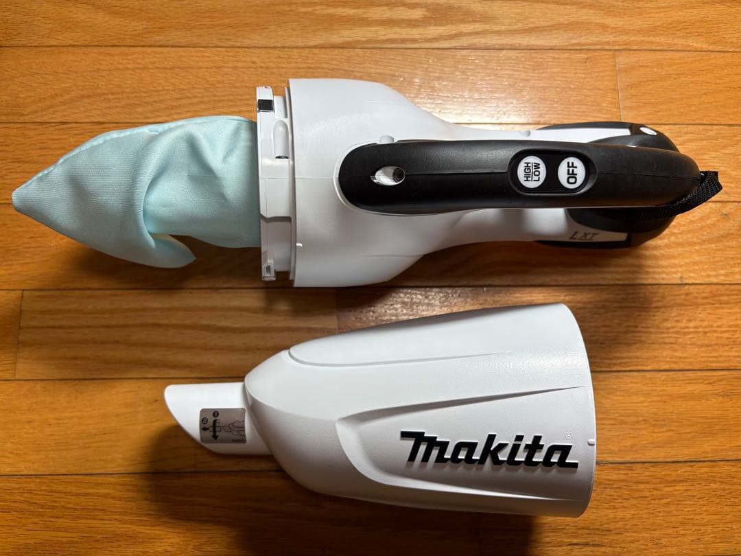 新品未使用　マキタ　充電式クリーナ CL141FDZW バッテリーと充電器は別売