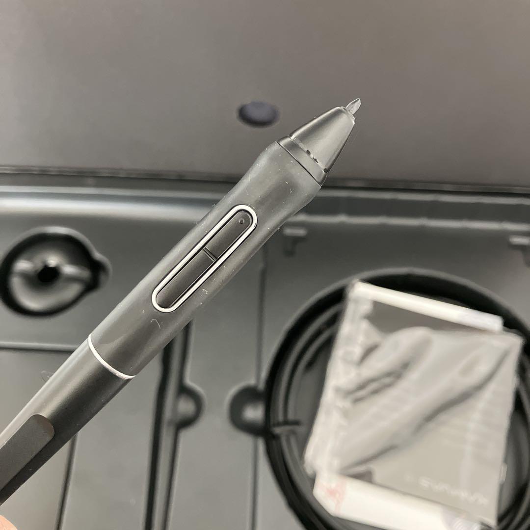 液タブ・ペンタブ HUION KAMVAS 16