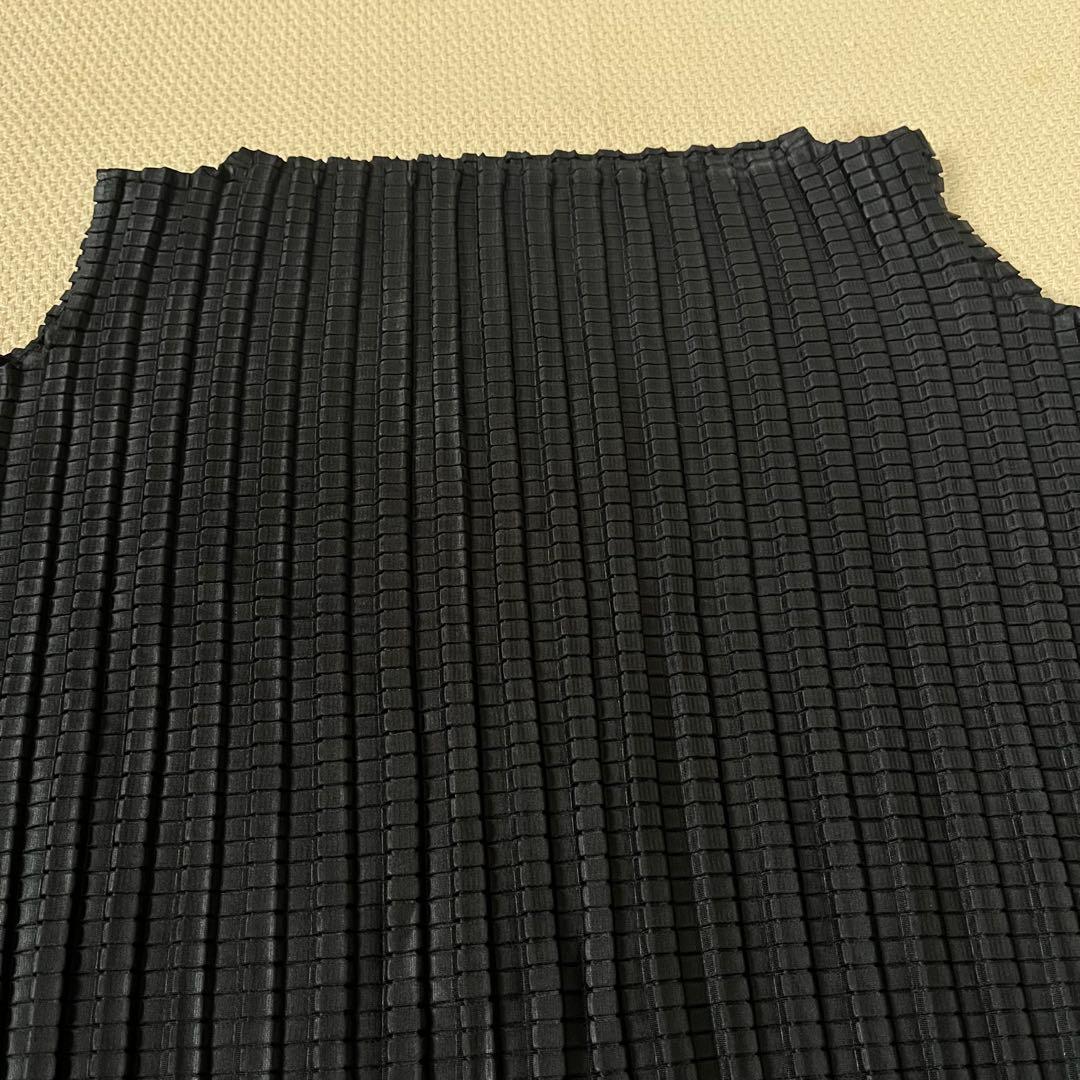 新品　PLEATSPLEASE イッセイミヤケ ワンピース　アラレ　黒　3