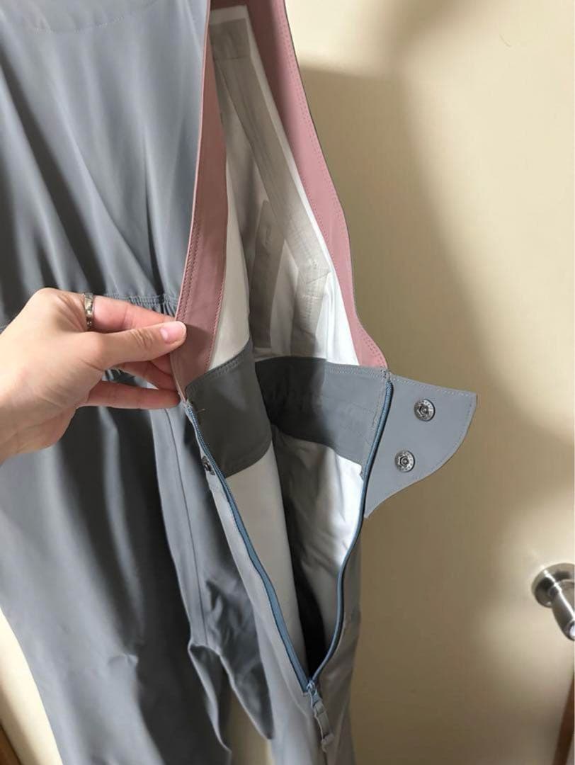 H.I.D（エイチアイディー）のスノーボード用ジャケットとビブパンツのセット