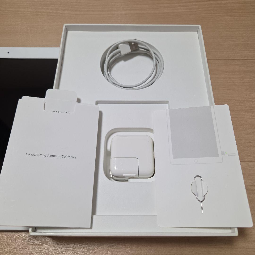 iPad　第6世代　32GB　 本体 充電ケーブル・アダプタ付属