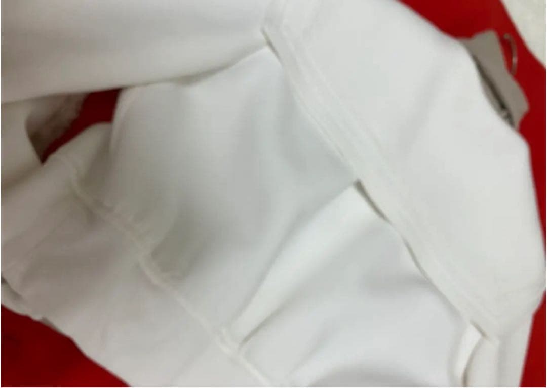 ホワイトマリーン可愛くおしゃれな パーカー風冬にホワイト