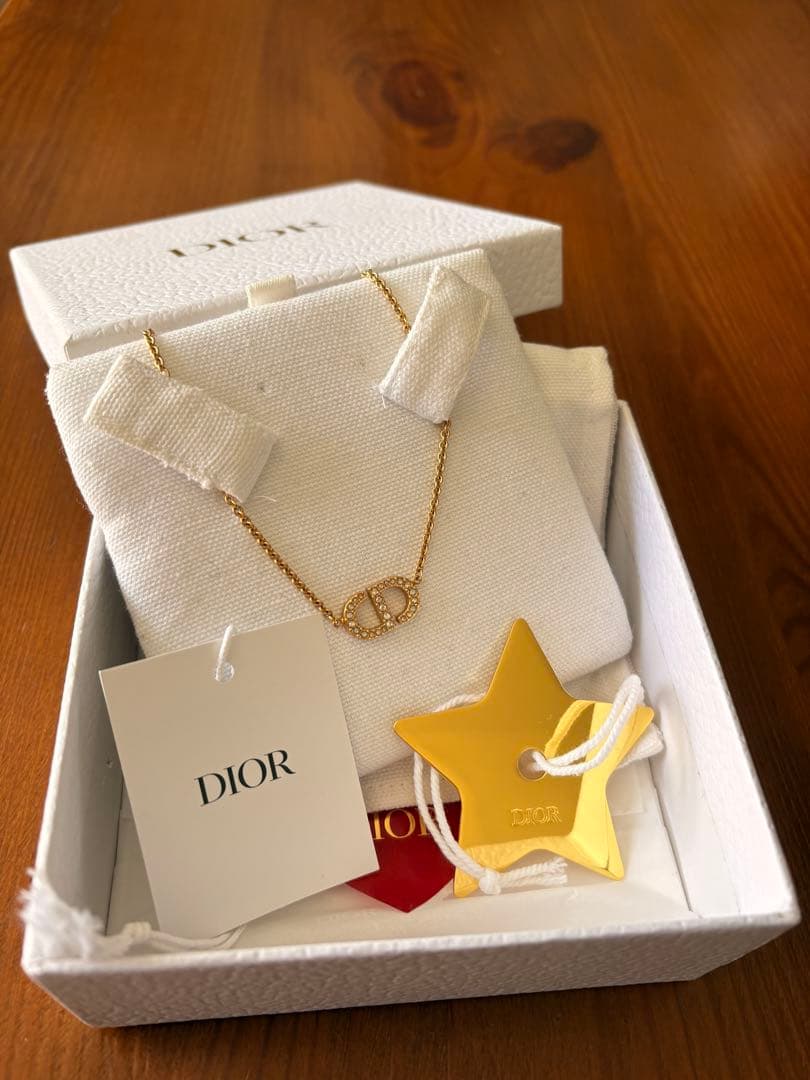 Dior Petit CD ネックレス メタル&クリスタル