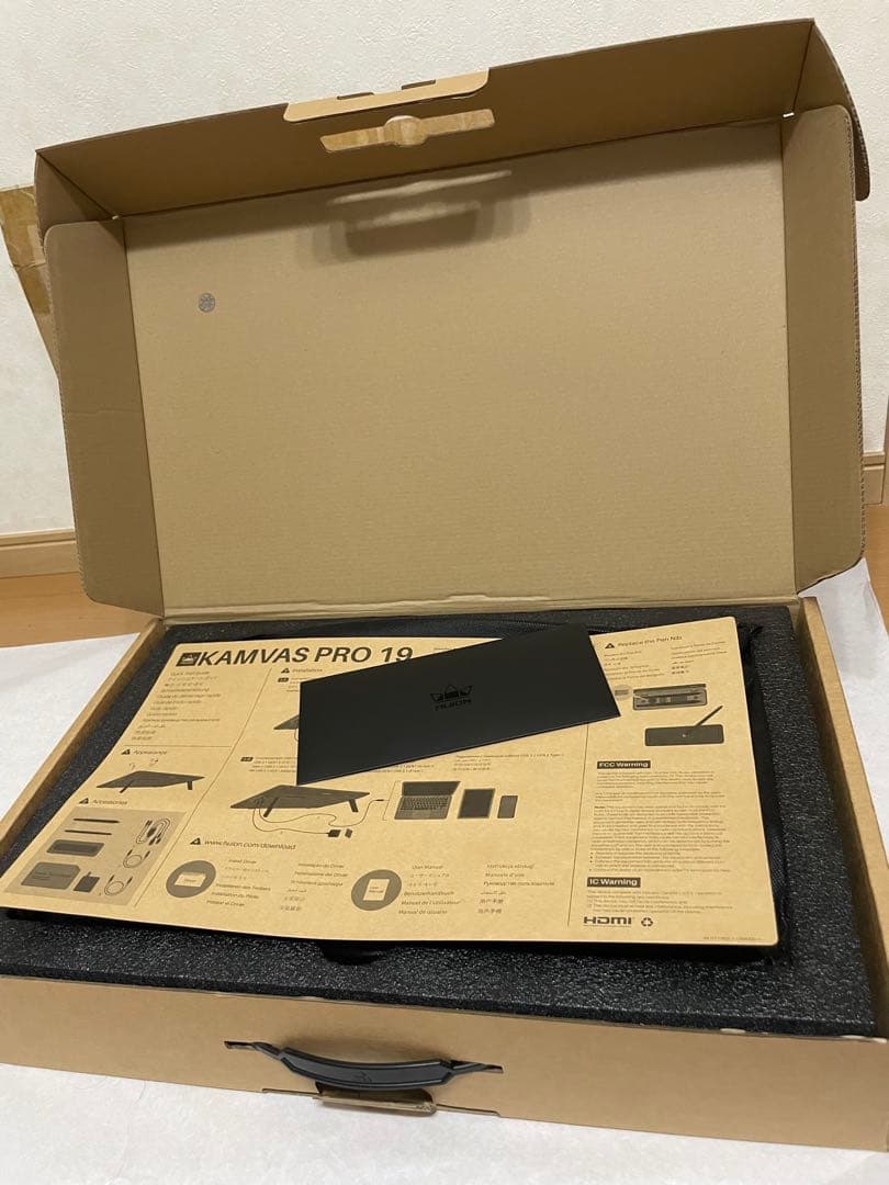 HUION Kamvas Pro 19 4K UHD 18.4型