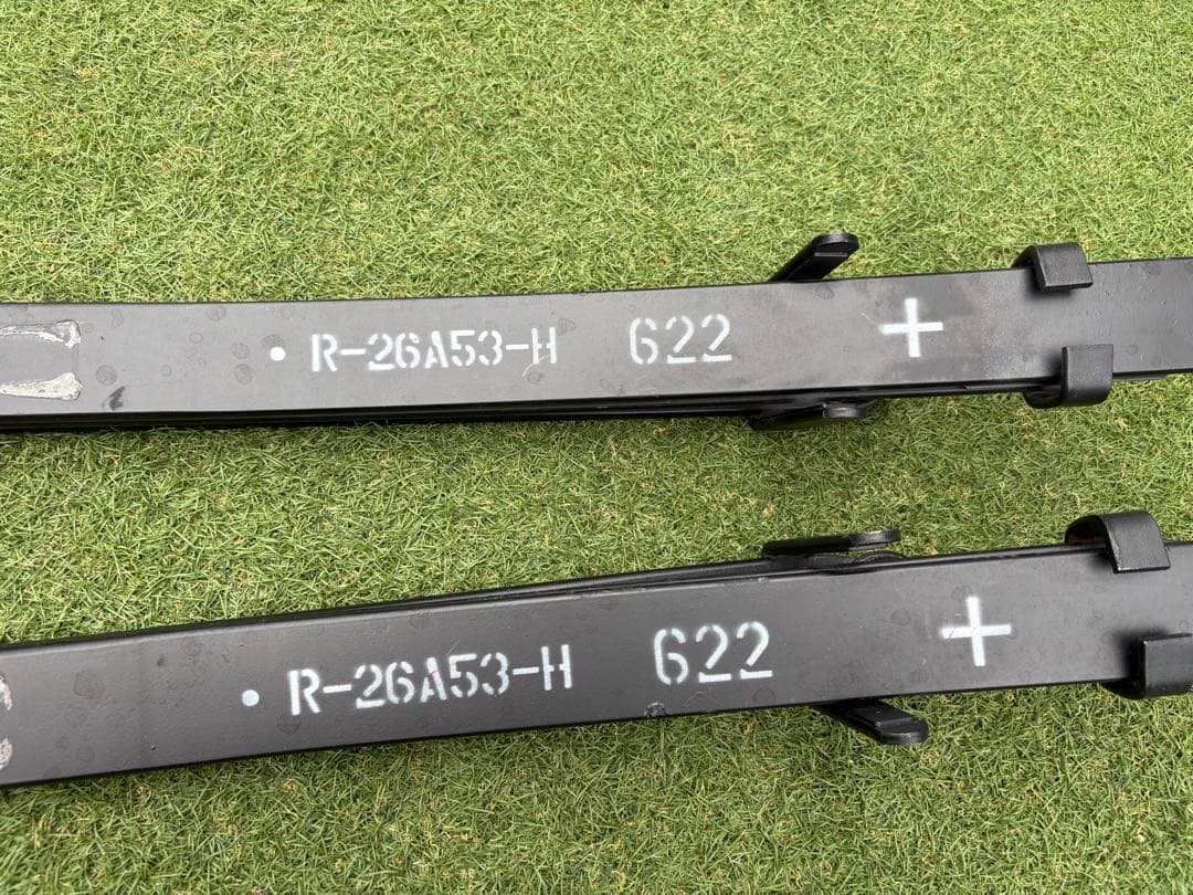 ハイエース　TRH226K 純正　リーフ　R-26A53-H 2本セッ