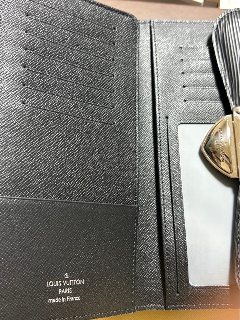 u*o様 エピ ポルトフォイユ ウジェニ M63882 ブラック　財布　ルイヴィ