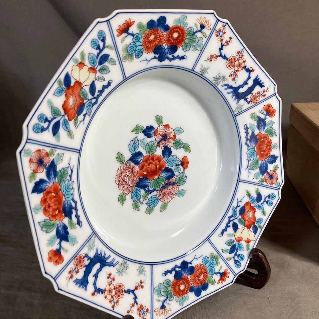 【今右衛門】色鍋島の伝統　人間国宝　十三代今泉今右衛門作　錦花見込絵　八角皿