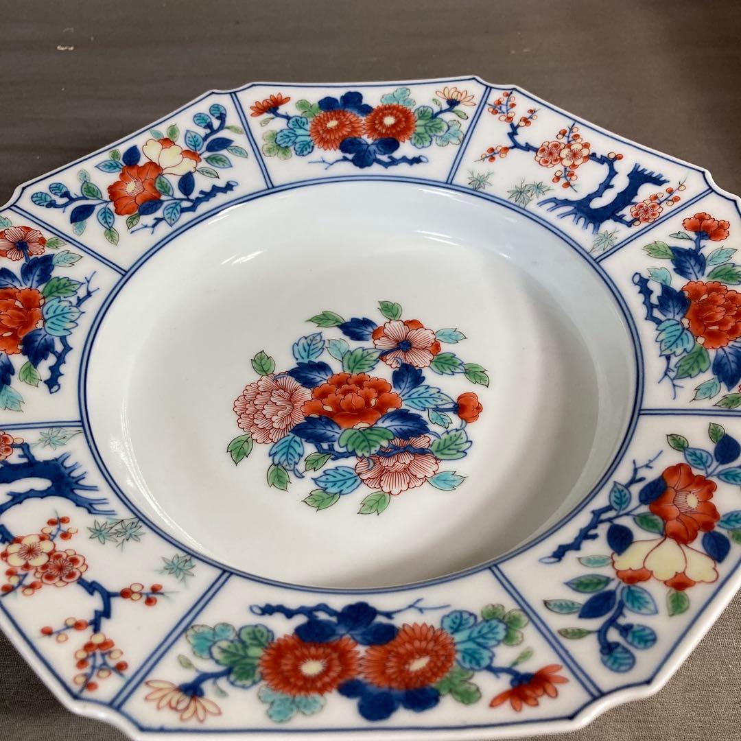 【今右衛門】色鍋島の伝統　人間国宝　十三代今泉今右衛門作　錦花見込絵　八角皿