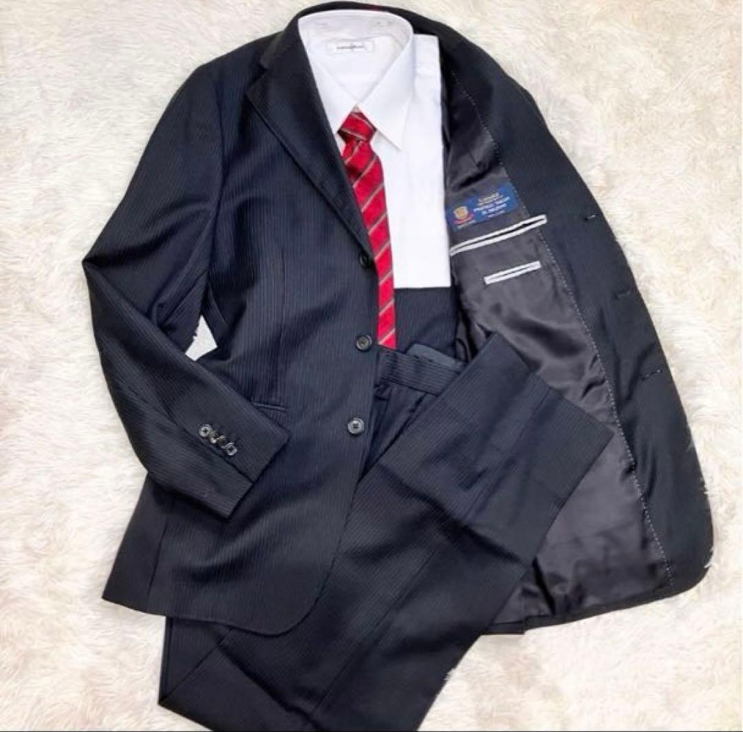 ジュンジュン　スーツ