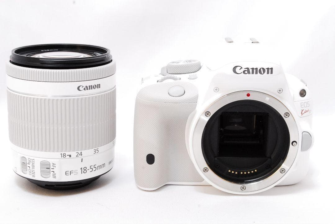 実用美品✨希少 ホワイト Canon EOS KissX7✨ショット数僅少 軽量