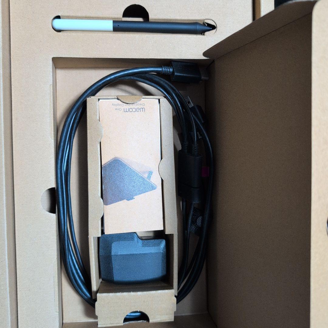 Wacom One Creative Pen Display 本体　付属品付き