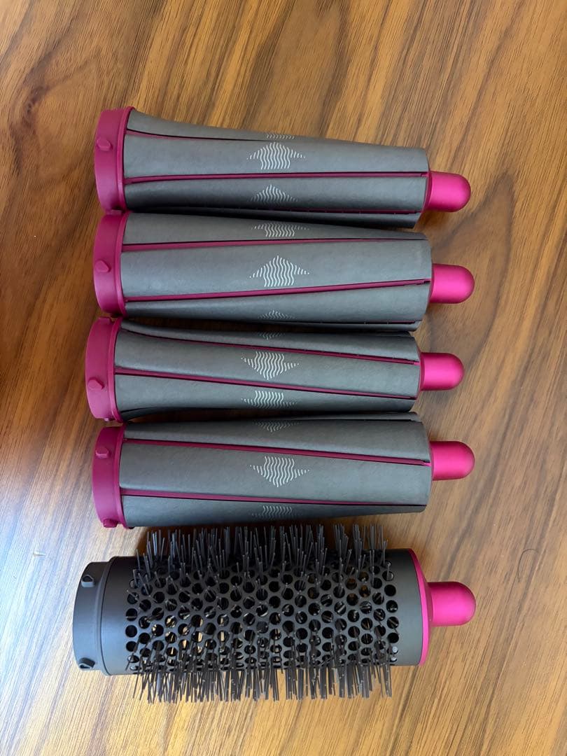 Dyson Airwrap ヘアドライヤー 各種アタッチメント付き